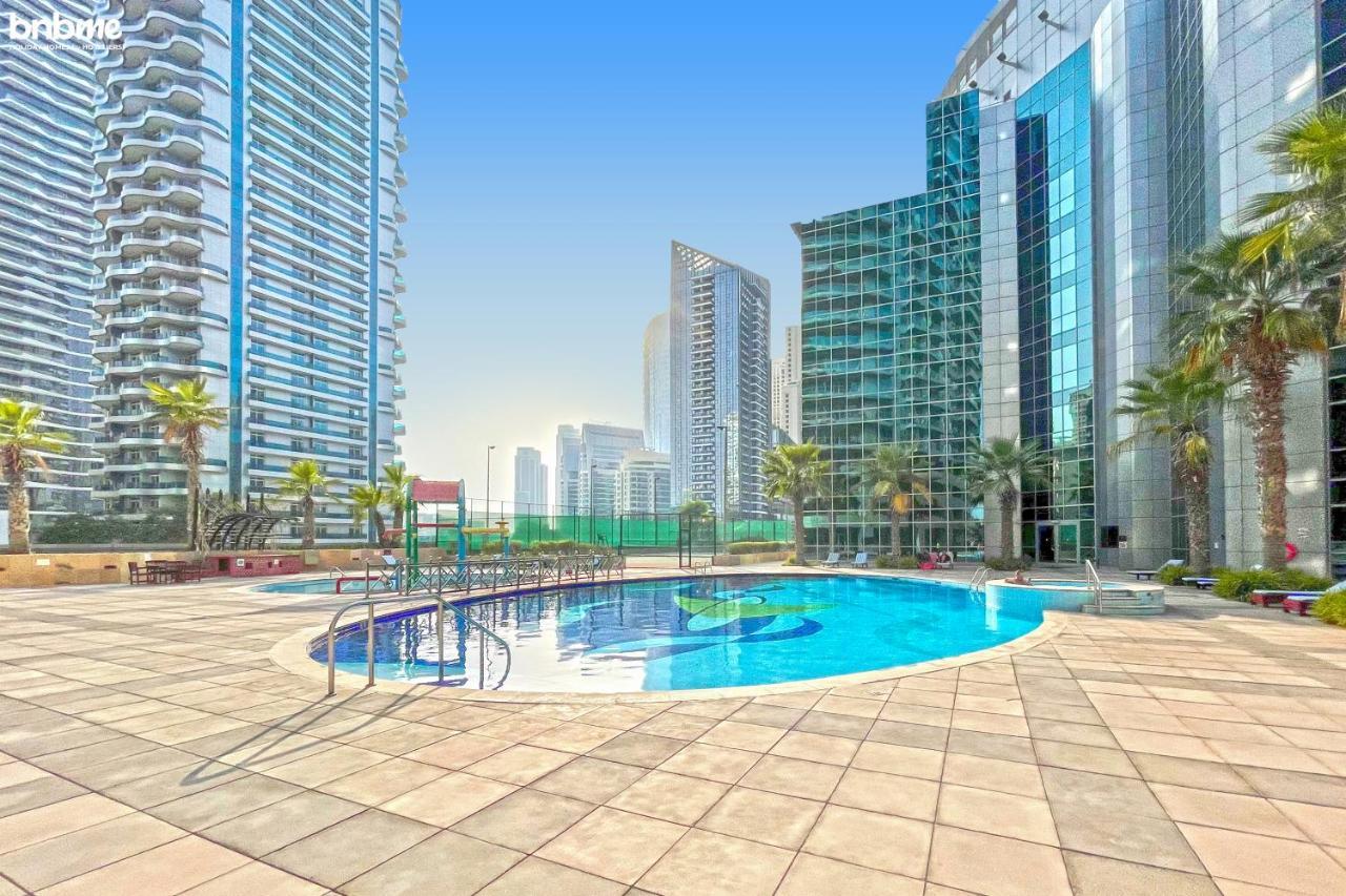 Bnbmehomes - Sit Back & Enjoy Seeing The Luxury Yachts Drive By - B67 Dubai Bagian luar foto